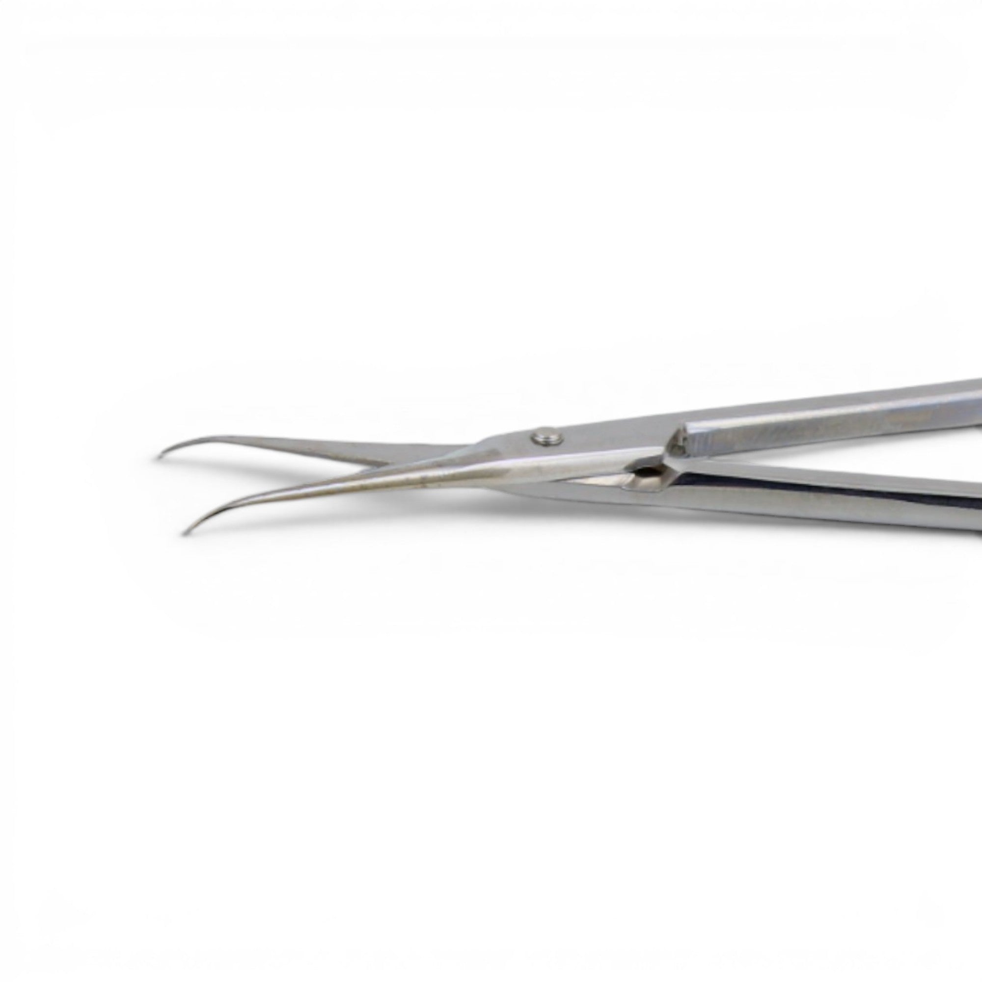 DSI Exclusive Cuticle Scissors, 22.5mm Curved Blade